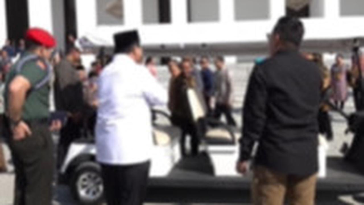 Prabowo Subianto Tolak Ajakan Jokowi Duduk di Bangku Tengah Buggy Car, Sikapnya jadi Sorotan