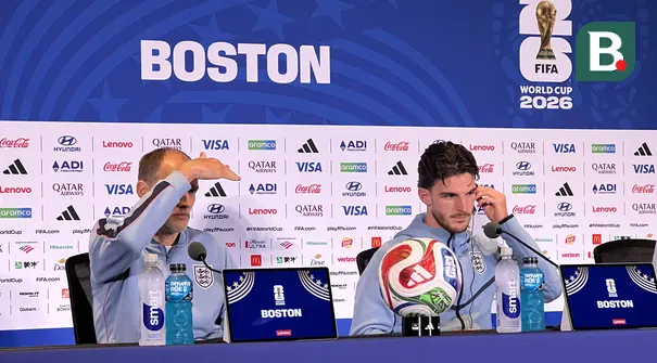 Pelatih Timnas Inggris, Thomas Tuchel (kiri), bersama gelandang Timnas Inggris, Declan Rice, menghadiri konferensi pers di Media Center Boston, Amerika Serikat, Senin (22/6/2026). Keduanya menjawab berbagai pertanyaan media terkait kondisi tim dan persiapan The Three Lions menghadapi lanjutan fase grup Piala Dunia 2026. (KLY Sports/Hery Kurniawan)