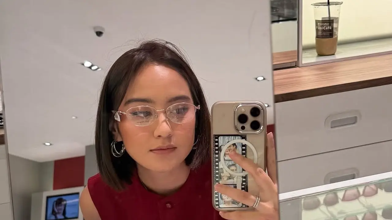 Gaya rambut Salshabilla Adriani dengan potongan rambut pendek model bob. [@salshabillaadr]