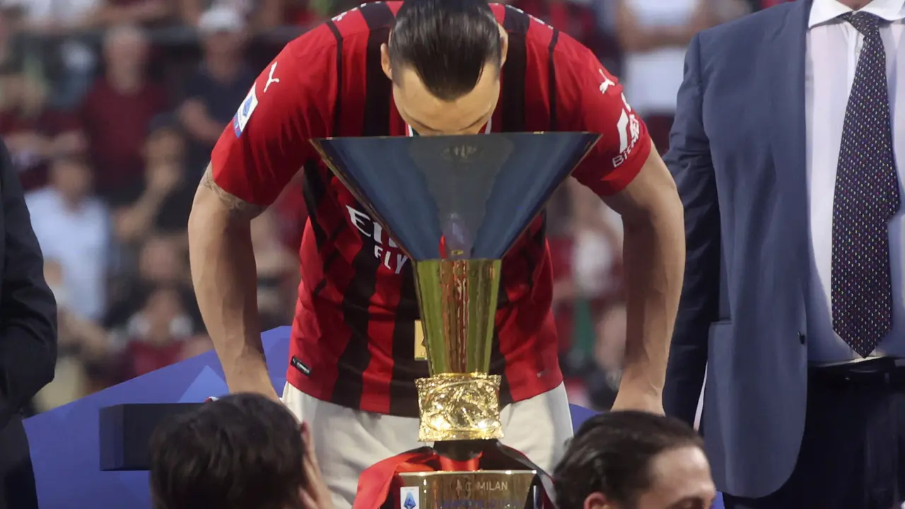 Deretan Selebrasi Zlatan Ibrahimovic Rayakan Juara AC Milan