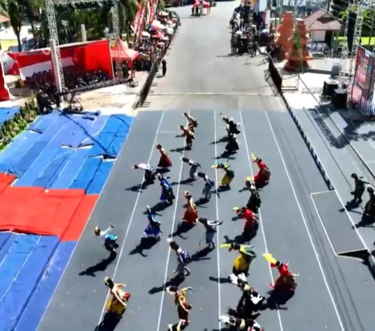 "SEF 2023 merupakan persembahan khusus dari Situbondo untuk Indonesia, sesuai tagline 'Situbondo Menyapa, Indonesia Bangga'," ujar Bung Karna, sapaan Bupati Situbondo Karna Suswandi.