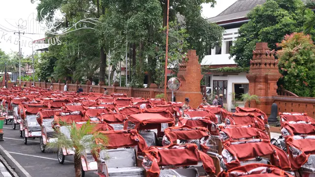 Kabupaten Nganjuk menerima 220 unit becak listrik gratis pemberian Presiden Prabowo (foto: Badan Komunikasi Pemerintah  RI)