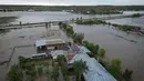 Badai Boris yang melanda Eropa tengah dan timur memicu hujan lebat dan banjir. Di Rumania, korban tewas dilaporkan mencapai empat orang dengan ribuan rumah rusak. (Daniel MIHAILESCU/AFP)