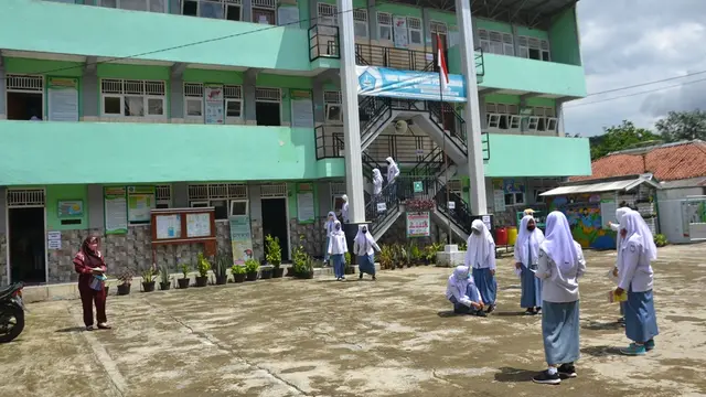 Gedung SMK Pesahangan, Cimanggu, Cilacap, Jawa Tengah. (Foto: Liputan6.com/Muhamad Ridlo)