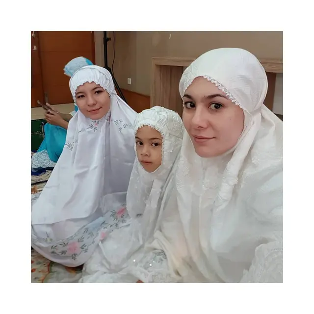 Wulan Guritno Berhijab