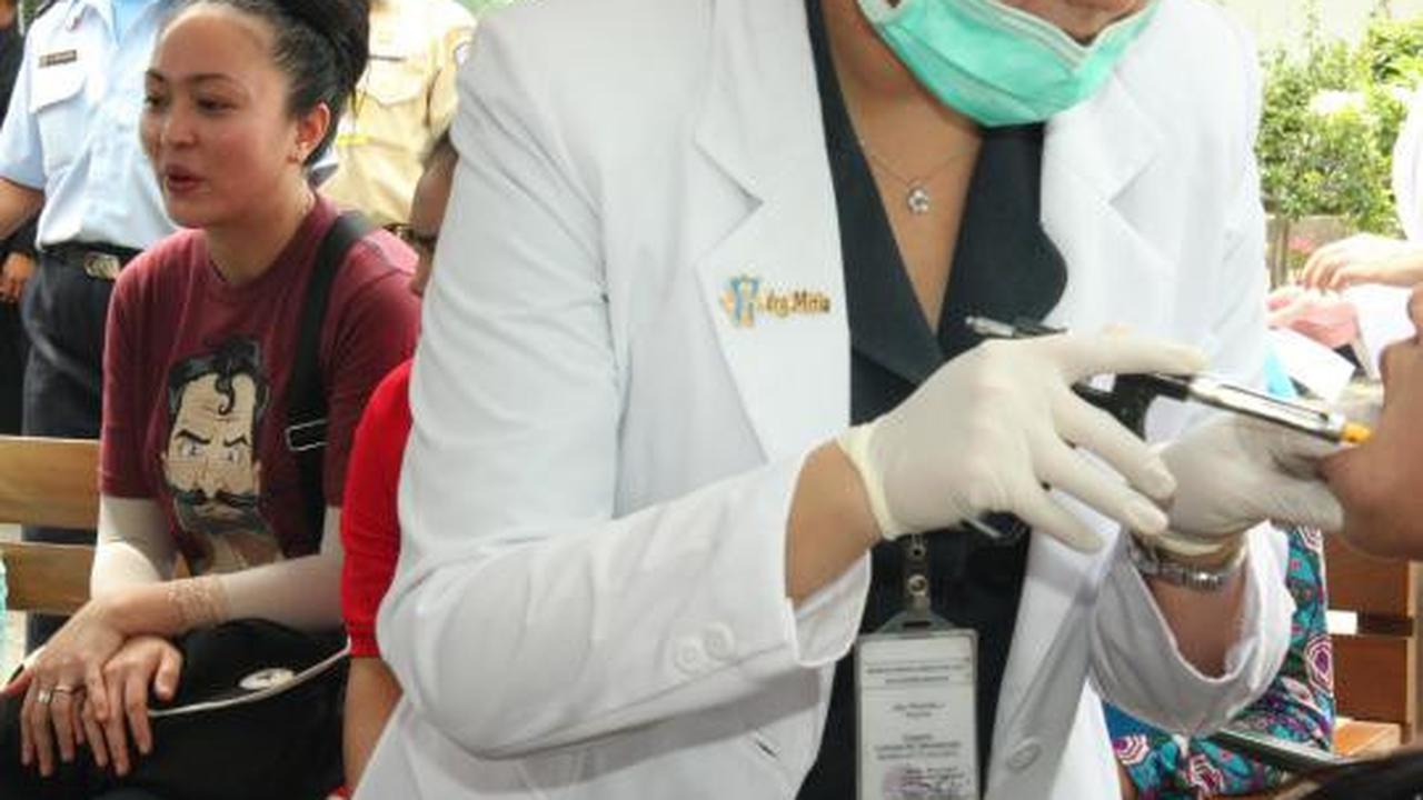 Angie periksa gigi di rutan