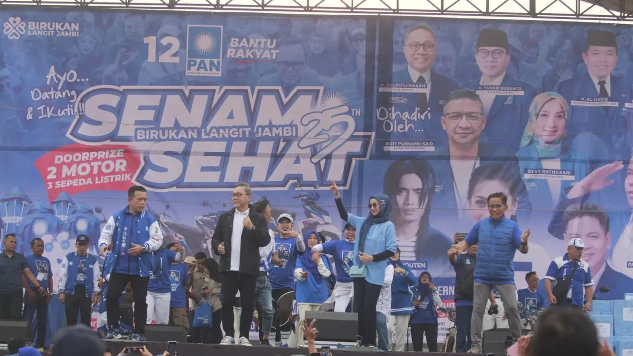 Mendag RI sekaligus Ketum PAN Zulkifli Hasan menghadiri acara senam sehat di Jambi