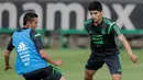 Tangannya diperban ketika diselamatakan oleh petugas, diduga Alan Pulido menjadi korban penculikan kelompok kartel narkoba di Tamaulipas.  (REUTERS/Henry Romero)
