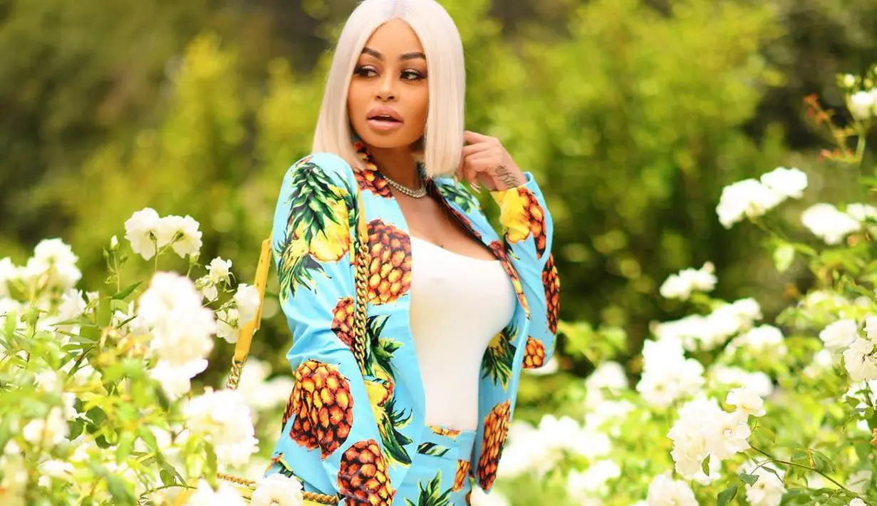 Dilansir dari HollywoodLife, Blac Chyna benar-benar sedih ketika sang ibu menganggapnya sebagai sebuah kesalahan. (instagram/blacchyna)