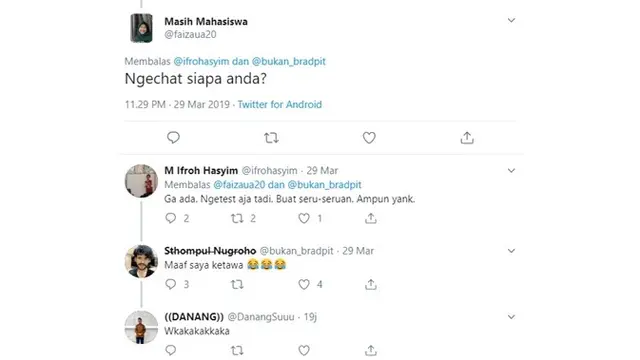 Minta Ampun, Ketahuan Pacarnya Saat Mencoba Kirim Pesan Ke Cewek Lain.