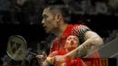Tunggal putera Cina, Lin Dan, saat melawan wakil Thailand, Kantaphon Wangcharoen, pada laga Indonesia Masters 2018 di Istora Senayan, Rabu (24/1/2018). Lin Dan takluk 21-15 21-19. (Bola.com/M Iqbal Ichsan)