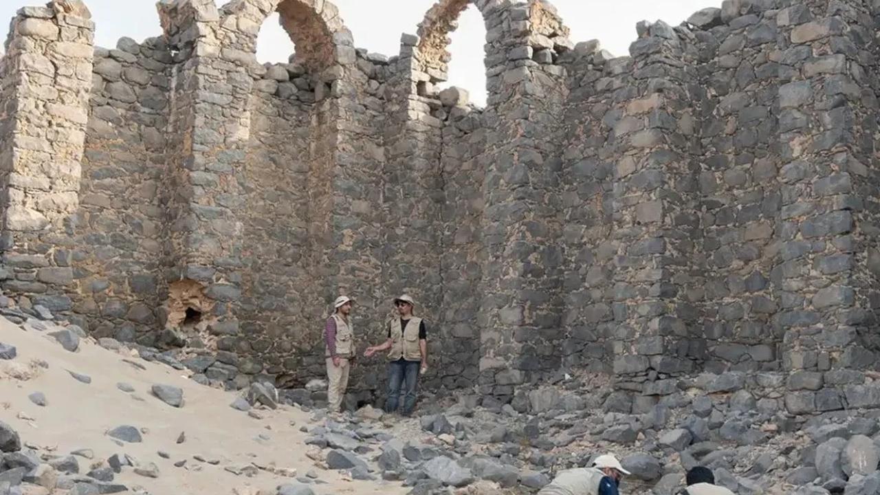 artefak arekologi di arab saudi