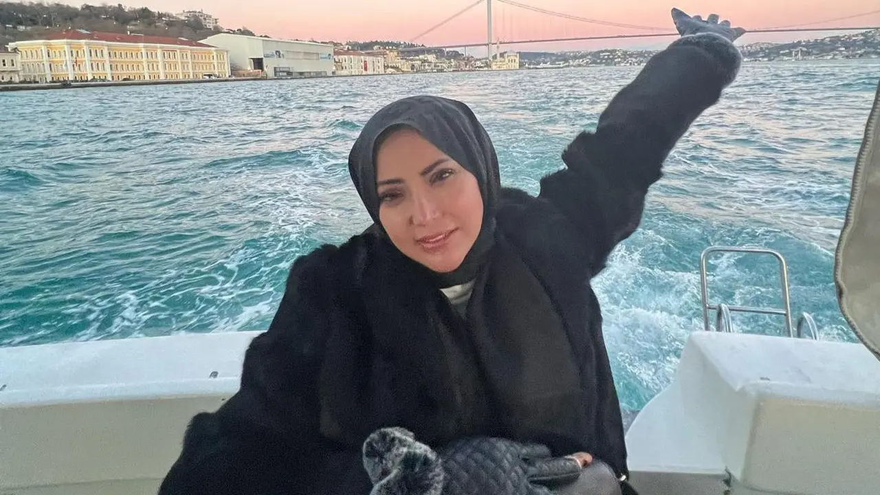Ayu Aulia Akui Mulai Belajar Berhijab (instagram.com/ayuaulia5252)