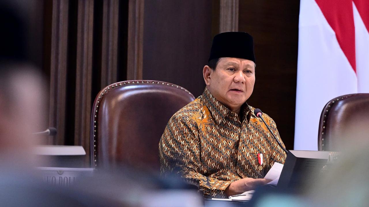VIDEO: Pidato Pertama Prabowo Depan Menteri "Tak Ada di Sini yang Kebal, Saya Copot Daripada Bikin Susah!"