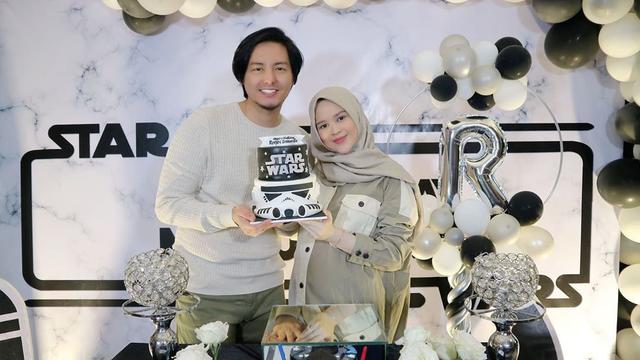 [Fimela] Roger Danuarta dan Cut Meyriska