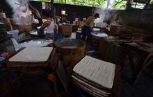 Tukang tahu keluhkan harga kedelai