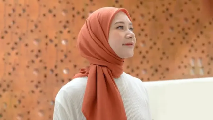 Kolaborasi PVN Shoes dan Lozy Hijab