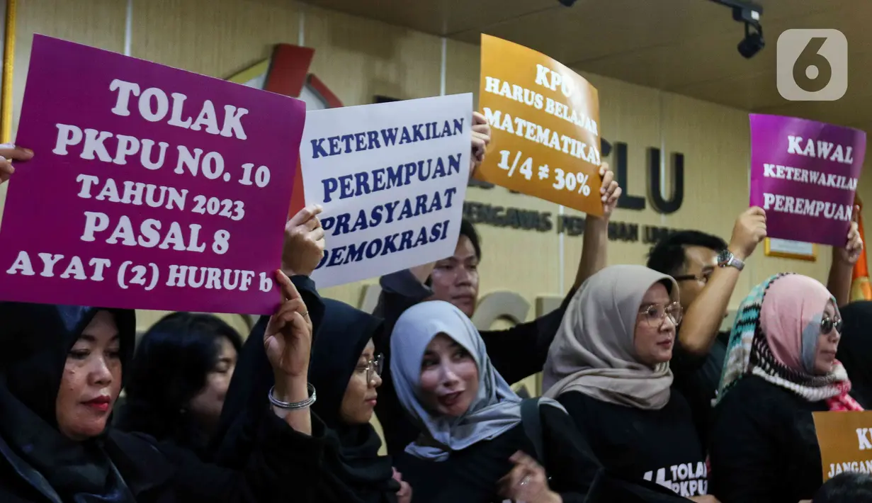 Aturan itu dinilai merugikan caleg perempuan di daerah pemilihan dengan jumlah caleg 4, 7, 8, dan 11 orang. (Liputan6.com/Herman Zakharia)