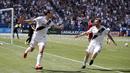 Pemain Los Angeles Galaxy, Zlatan Ibrahimovic merayakan golnya ke gawang Los Angeles FC pada laga Major League Socccer di StubHub Center,  California, (31/3/2018). LA Galaxy menang 4-3. (AP/Jae C. Hong)