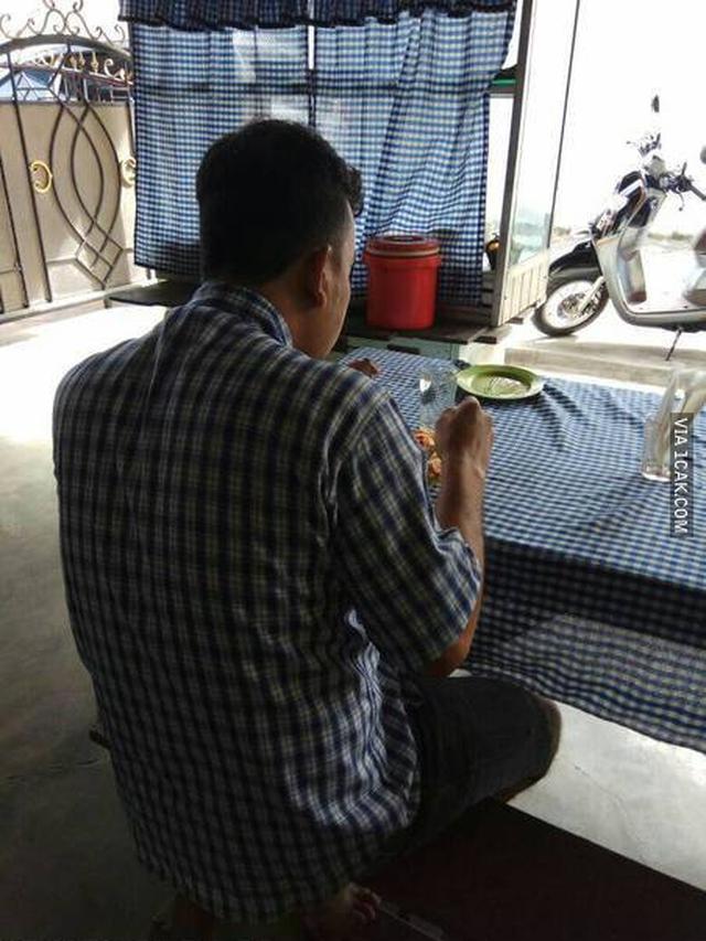 baju mirip dengan benda sekitar