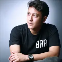Dimas Anggara. (Foto: Deki Prayoga, Stylist: Indah Wulansari, Digital Imaging:Iqbal Nurfajri/Bintang.com)