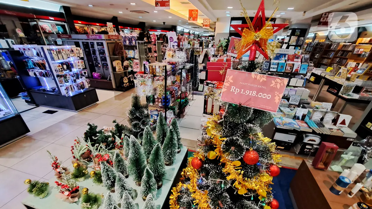 Berburu Pernak-pernik Jelang Perayaan Hari Raya Natal