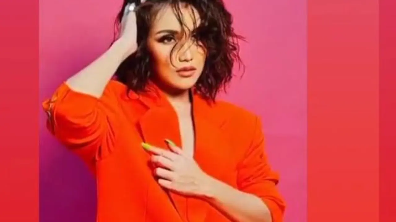 6 Pemotretan Terbaru Ayu Ting Ting dengan Berbagai Tema, Curi Perhatian