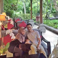 Mengenai kehidupannya sehari-hari, Fedi mengaku berjalan biasa saja. Mengaku sebagai pasangan yang malas, bersama istri dan anaknya yang belum lama ini lahir, mereka banyak habiskan  waktu di rumah. (Instagram/fedinuril)