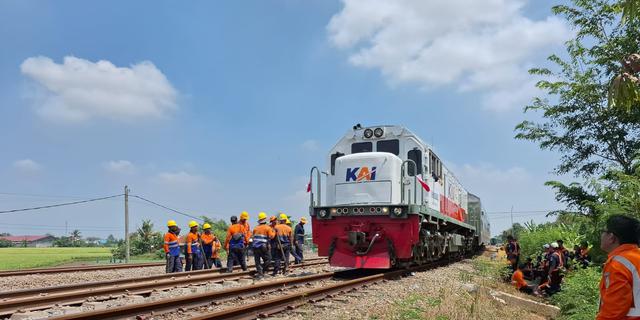 KA Argo Bromo Anggrek Tabrak Mobil di Perlintasan Sebidang Grobogan Jateng Jumat Dini Hari