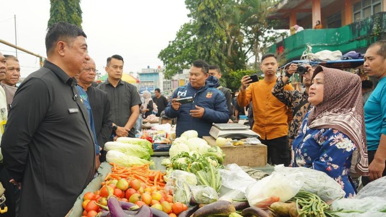 Jelang Ramadhan, Bupati Garut Cek Stok Pangan dan Pastikan Harga Stabil