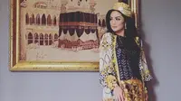 6 Selebritas Cantik dan Modis Bergaya bak Putri Raja Arab