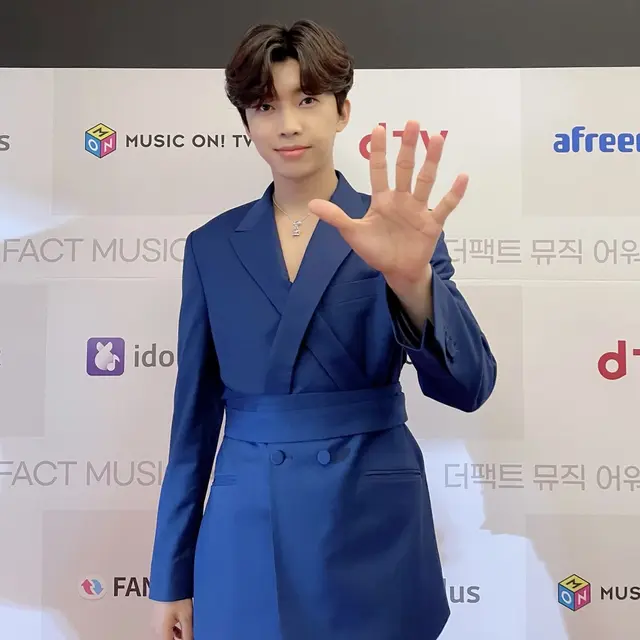 Solois Kpop Lim Woo Young