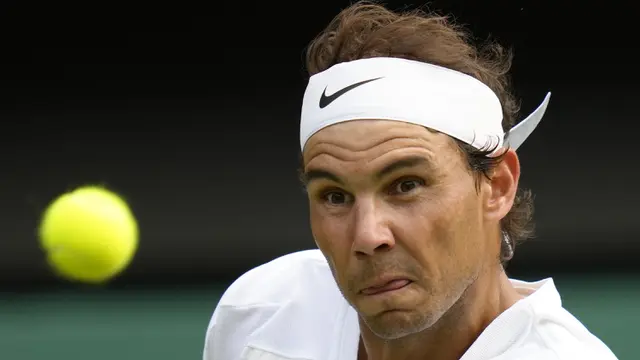 Foto: Alami Sobek Otot Perut, Rafael Nadal Mundur jelang Laga Semifinal Wimbledon 2022