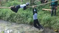 Cerita Siswi SMA di Sukabumi Ketagihan Digembleng Pasukan Elite TNI