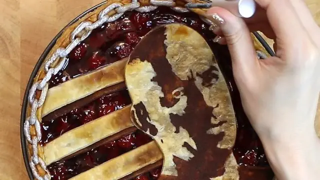 [Bintang] Terlalu Gemas! Bentuk 10 Kue Pie Ini Bikin Nggak Tega Dipotong!