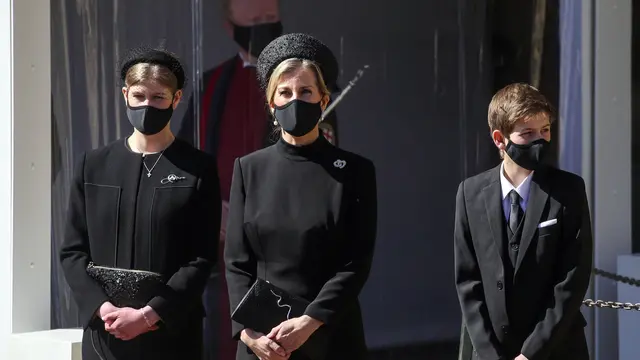 Lady Louise Windsor, Sophie, dan James