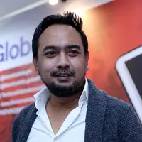 Sosok Bebi Romeo, musisi kebanggaan Tanah Air kini menjadi seorang Juri di ajang The Voice Kids Indonesia 2016. Bebi Romeo dikenal oleh masyarakat sebagai juri yang antagonis dan kerap berkomentar pedas. (Nurwahyunan/Bintang.com)