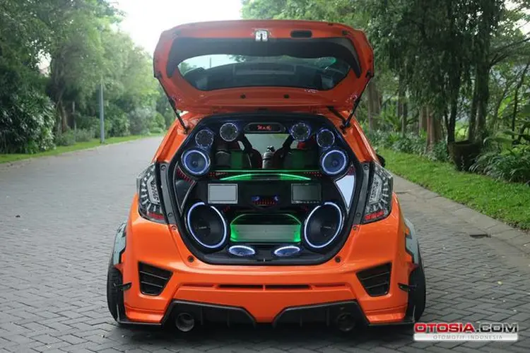 Transformasi Jazz Street Racing Monster Engineering - Galeri Otosia.com