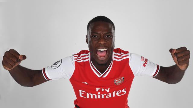 Nicolas Pepe resmi berseragam Arsenal setelah dibeli dari Lille