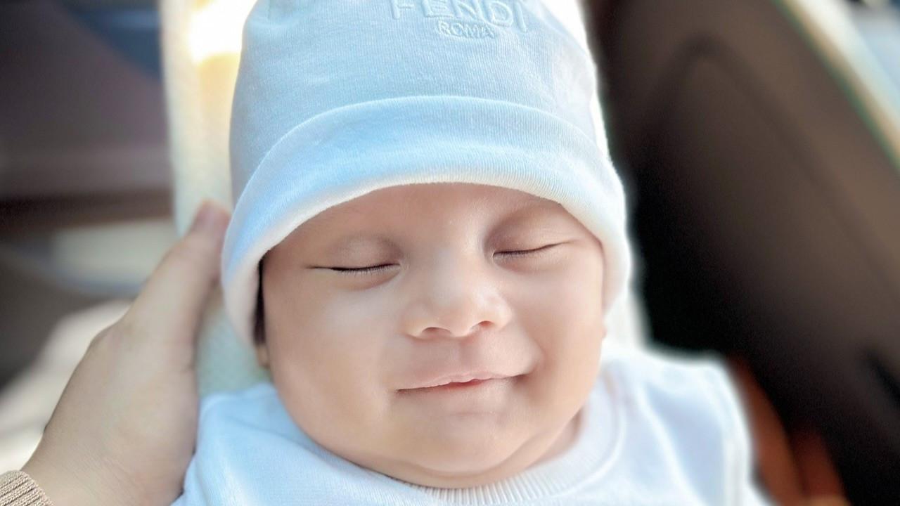 Potret Terbaru Baby Agham Anak Via Vallen yang Disebut Makin Mirip Papa Chevra, Senyumnya Bikin Meleleh