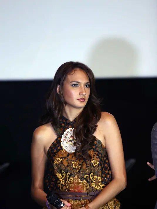 Kecintaan Nadine terhadap lingkungan sudah tercermin sejak kecil. Sebab orang tua Nadine sering mengajaknya berwisata alam ke gunung dan laut. (Nurwahyunan/Bintang.com)