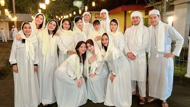 6 Potret Kebersamaan Dylan Carr dan Naomi Zaskia, Dikabarkan Cinlok di Dewi Rindu