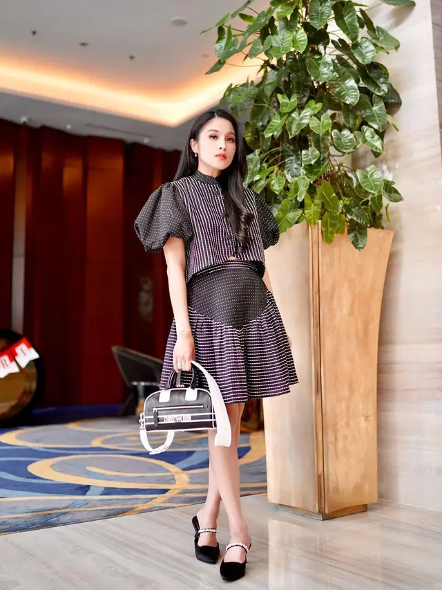 Sandra Dewi tetap cantik di usia 39 tahun (Instagram/sandradewi88)