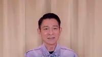 Heboh Anak Andy Lau Datang ke Konser Ayahnya dengan Wajah Ditutup Masker Didampingi Ibunya