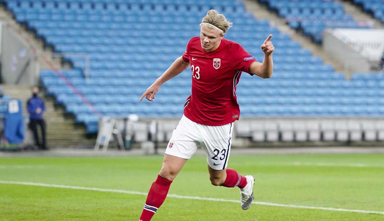 Erling Haaland. Striker Norwegia berusia 22 tahun yang sejak awal musim 2022/2023 memmperkuat Manchester City ini tercatat menjadi pencetak gol terbanyak pada Piala Dunia U-20 edisi 2019 di Polandia. Ia total mencetak 9 gol sepanjang turnamen dan berhak atas penghargaan Golden Boot. Gelar juara diraih Ukraina setelah menang 3-1 atas Korea Selatan di laga final. (AFP/NTB/Stian Lysberg Solum)