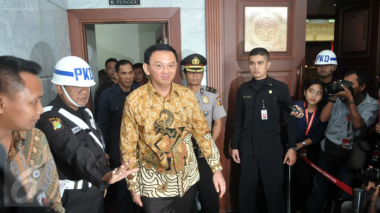 20160822-Ahok Jalani Sidang Perdana Gugatan Cuti di MK-Jakarta