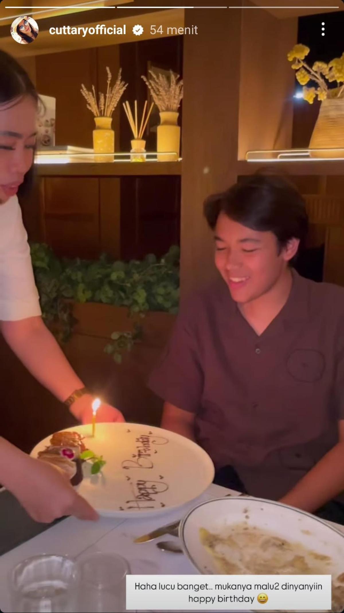 Potret Cut Tari dan Richard Kevin Rayakan Ulang Tahun Anak, Lakukan Dinner Keluarga