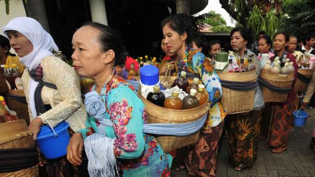 Istri Foke ajak penjual jamu gendong buka puasa bersama