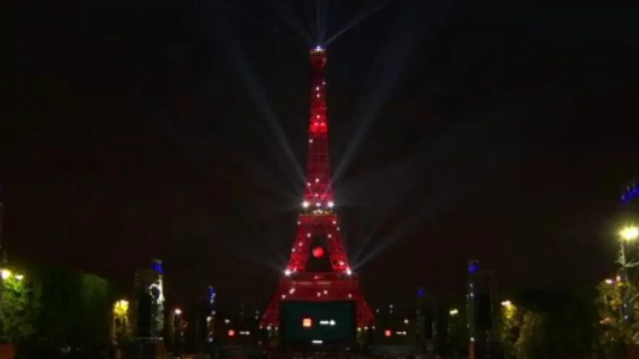 Menara Eiffel (Twitter/@IsaBurakGonca) 