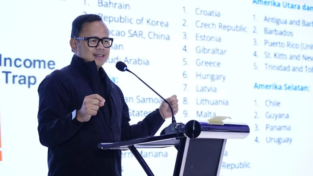 Wakil Menteri Dalam Negeri, Bima Arya Sugiarto dalam diskusi panel yang digelar Masyarakat Telematika Indonesia (MASTEL). Credit: Mastel